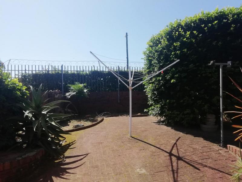 To Let 2 Bedroom Property for Rent in Scottburgh KwaZulu-Natal