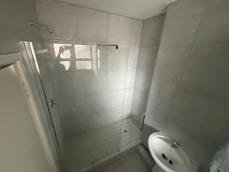 To Let 1 Bedroom Property for Rent in Esplanade KwaZulu-Natal