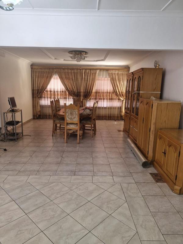 To Let 4 Bedroom Property for Rent in Silverglen KwaZulu-Natal