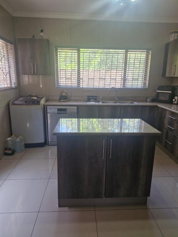 To Let 3 Bedroom Property for Rent in Malvern KwaZulu-Natal