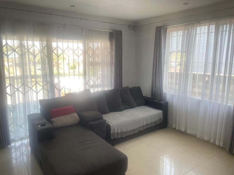 2 Bedroom Property for Sale in Illovo KwaZulu-Natal