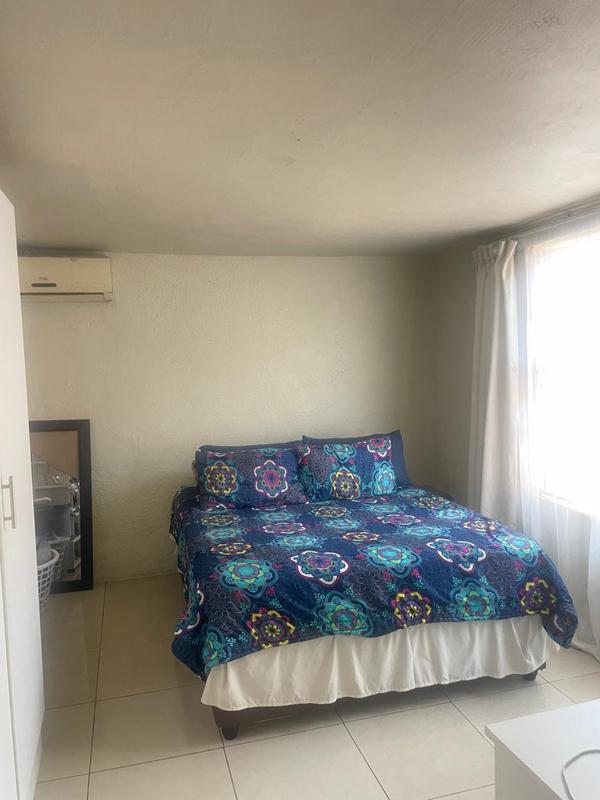 2 Bedroom Property for Sale in Illovo KwaZulu-Natal