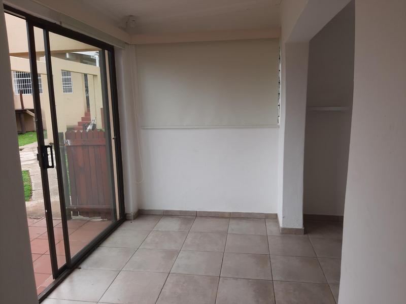 To Let 2 Bedroom Property for Rent in Park Rynie KwaZulu-Natal