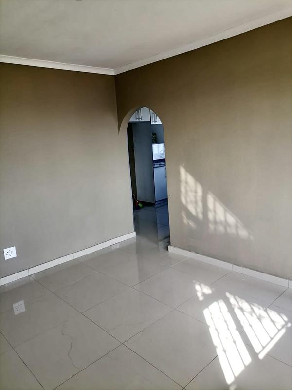 2 Bedroom Property for Sale in Umlazi KwaZulu-Natal