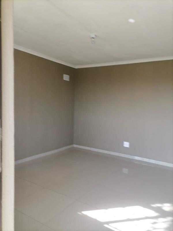 2 Bedroom Property for Sale in Umlazi KwaZulu-Natal