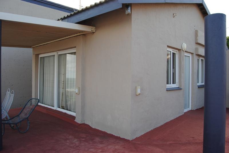 To Let 2 Bedroom Property for Rent in Margate KwaZulu-Natal