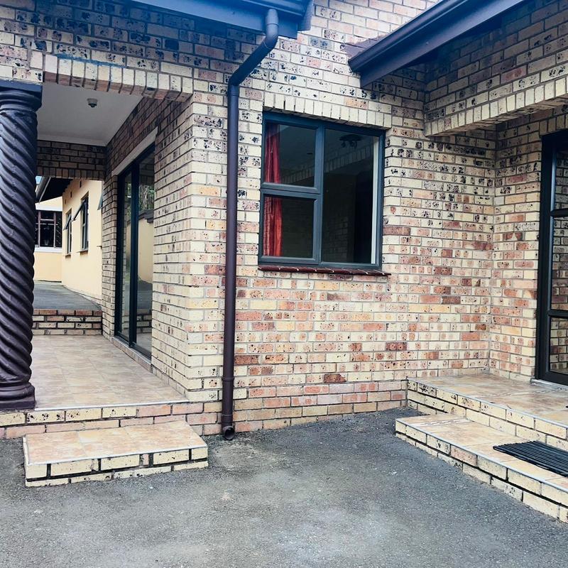 To Let 3 Bedroom Property for Rent in Westgate KwaZulu-Natal