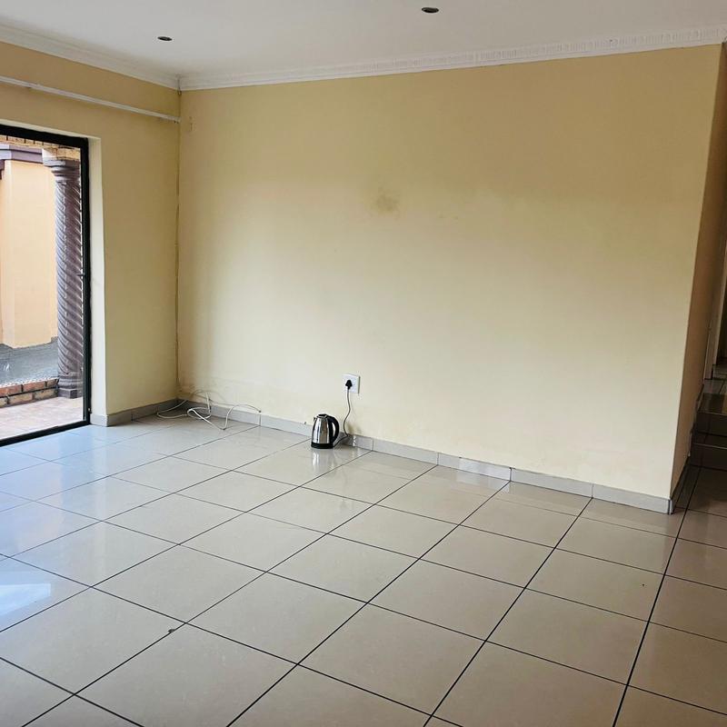 To Let 3 Bedroom Property for Rent in Westgate KwaZulu-Natal