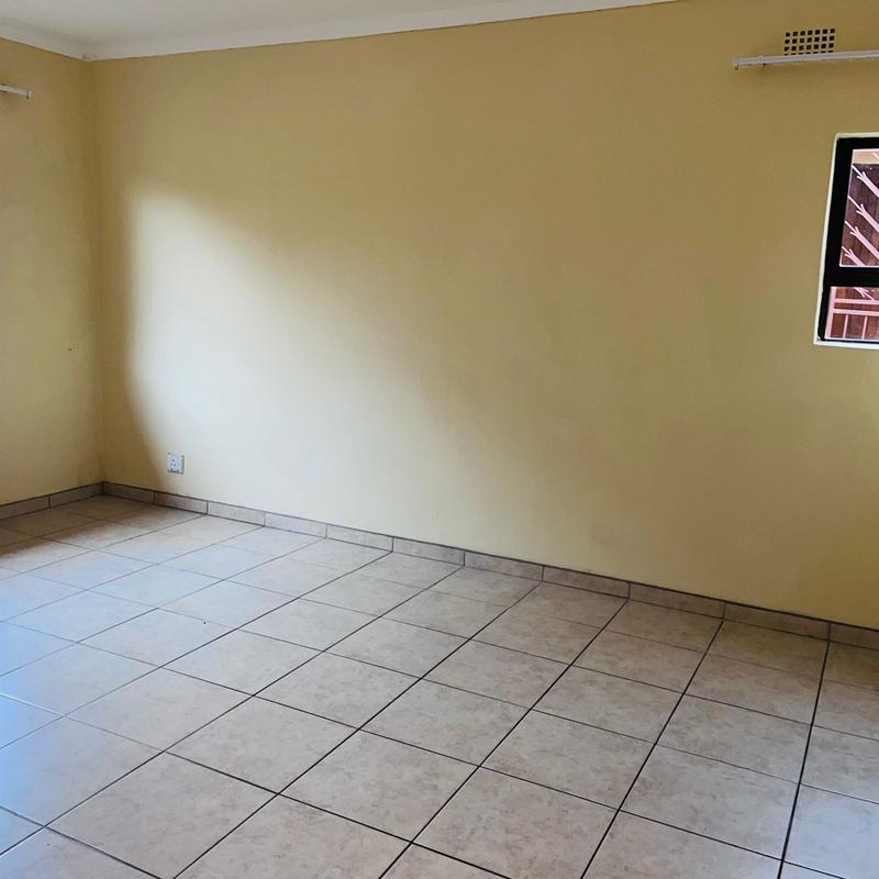 To Let 3 Bedroom Property for Rent in Westgate KwaZulu-Natal