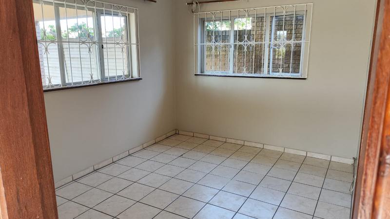 To Let 1 Bedroom Property for Rent in Reservoir Hills KwaZulu-Natal