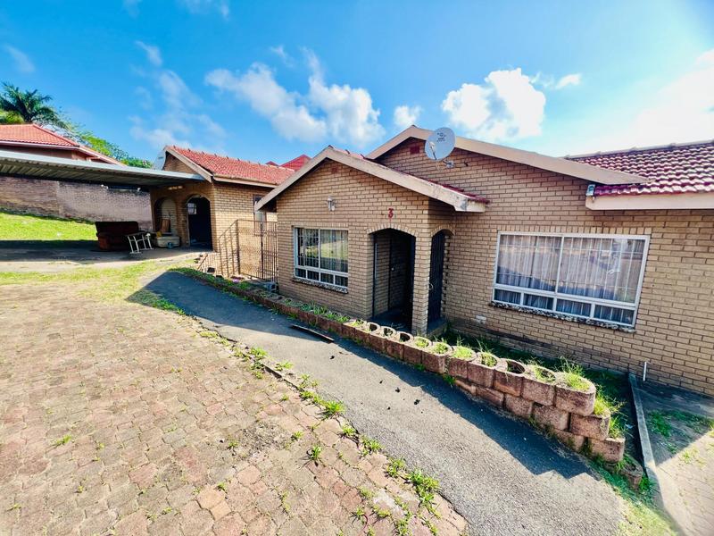 5 Bedroom Property for Sale in Avoca KwaZulu-Natal