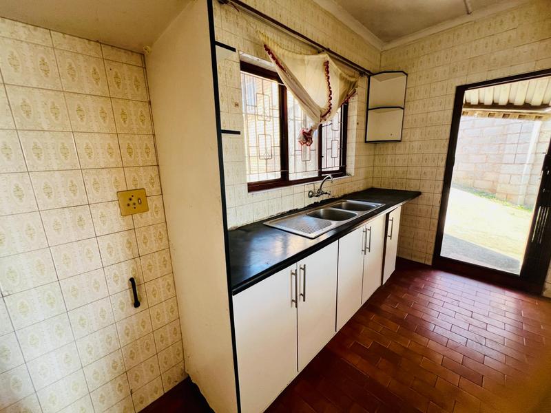 5 Bedroom Property for Sale in Avoca KwaZulu-Natal