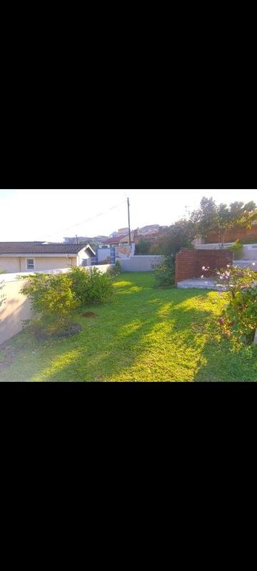 To Let 3 Bedroom Property for Rent in Treasure Beach KwaZulu-Natal