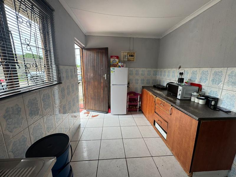 3 Bedroom Property for Sale in Umlazi KwaZulu-Natal