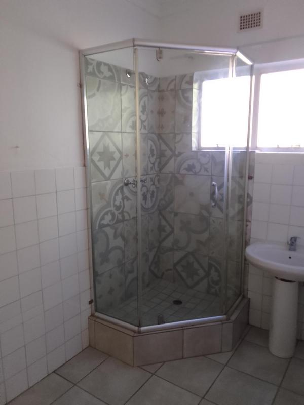 To Let 2 Bedroom Property for Rent in Avoca KwaZulu-Natal