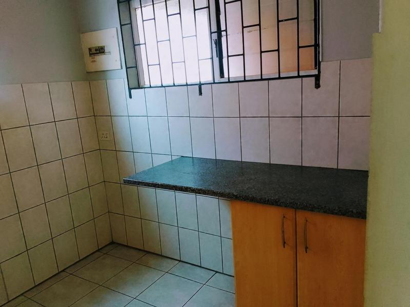 To Let 2 Bedroom Property for Rent in Avoca KwaZulu-Natal