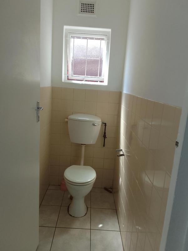 To Let 2 Bedroom Property for Rent in Avoca KwaZulu-Natal