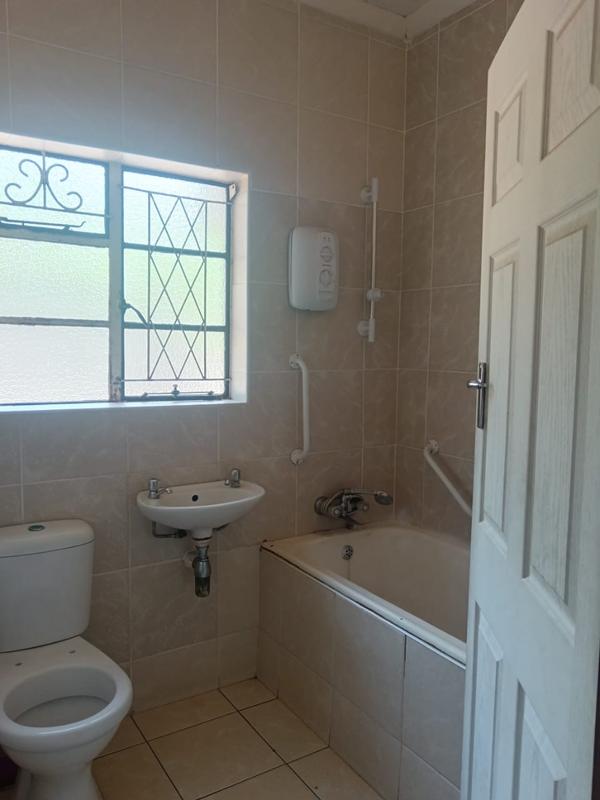 To Let 3 Bedroom Property for Rent in Montclair KwaZulu-Natal