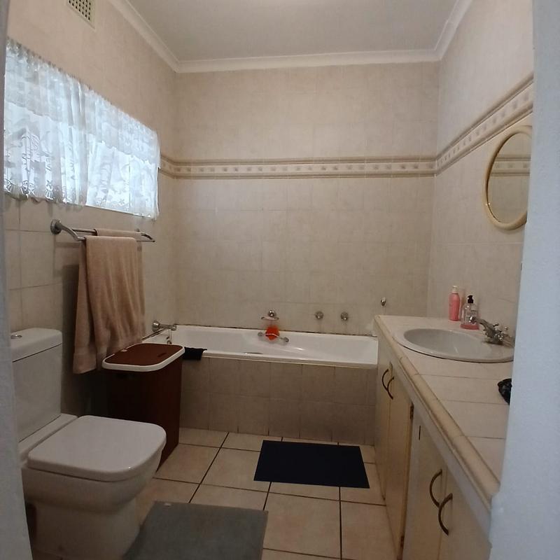 4 Bedroom Property for Sale in Yellowwood Park KwaZulu-Natal