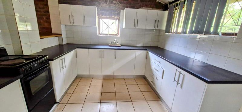 5 Bedroom Property for Sale in Trafalgar KwaZulu-Natal