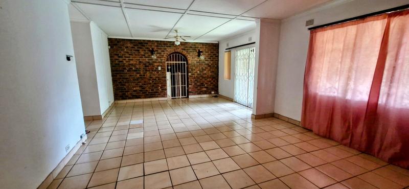 5 Bedroom Property for Sale in Trafalgar KwaZulu-Natal