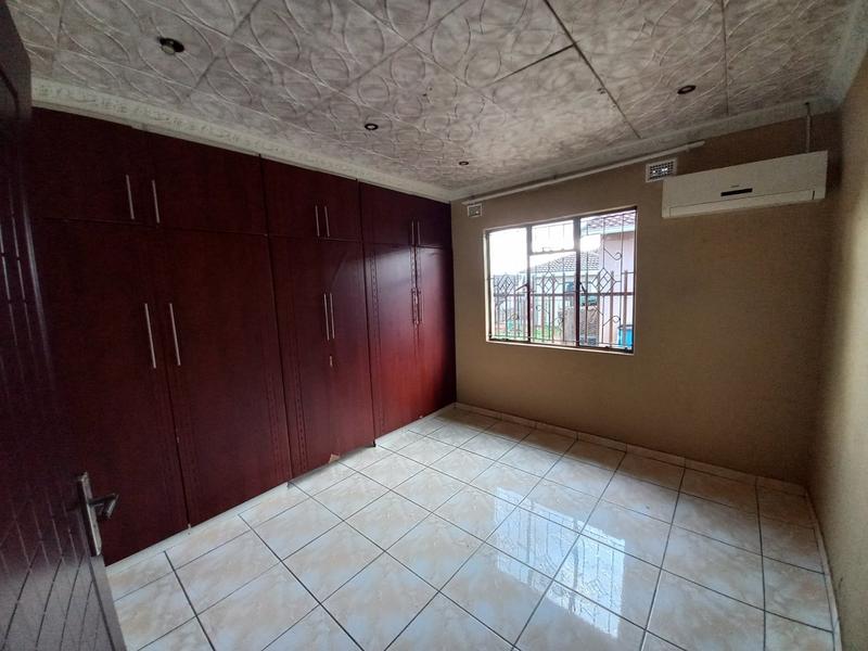 4 Bedroom Property for Sale in Panorama Gardens KwaZulu-Natal