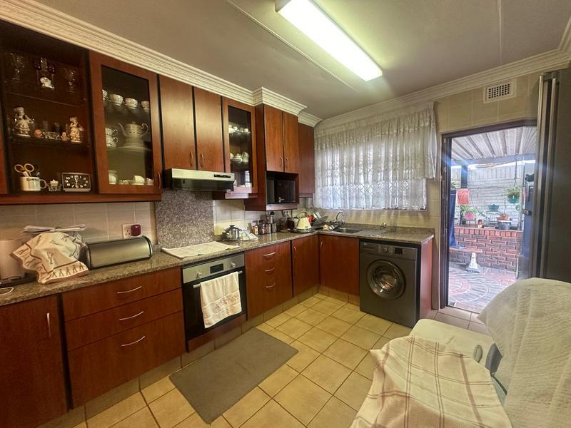 2 Bedroom Property for Sale in Montclair KwaZulu-Natal