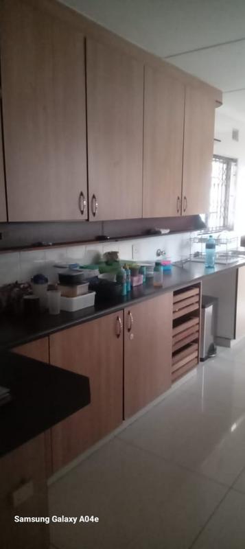 To Let 5 Bedroom Property for Rent in Uvongo KwaZulu-Natal