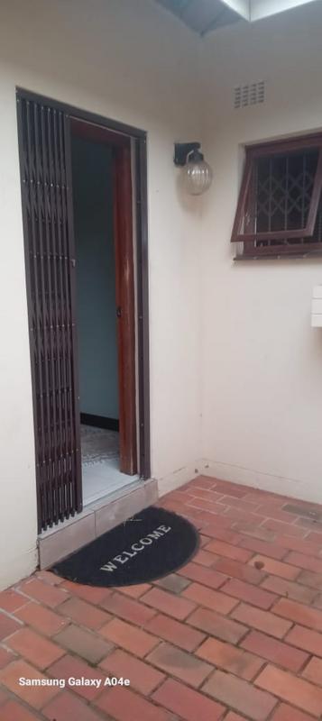 To Let 5 Bedroom Property for Rent in Uvongo KwaZulu-Natal