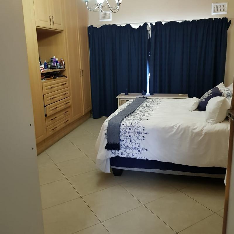 To Let 4 Bedroom Property for Rent in Scottburgh South KwaZulu-Natal