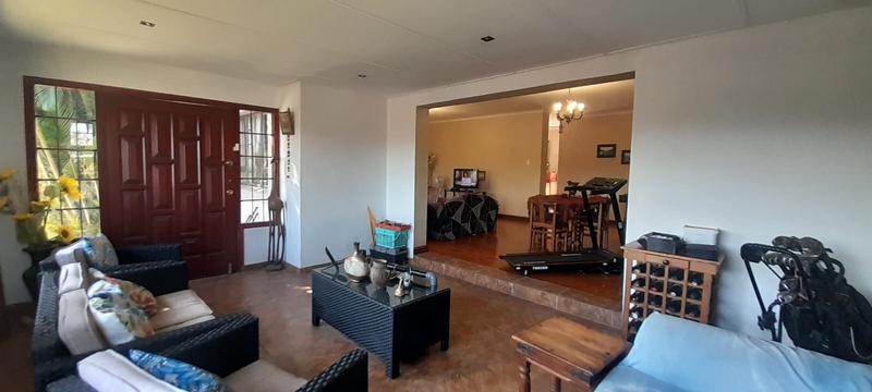 4 Bedroom Property for Sale in Cowies Hill Park KwaZulu-Natal