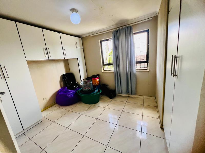 3 Bedroom Property for Sale in Newlands West KwaZulu-Natal