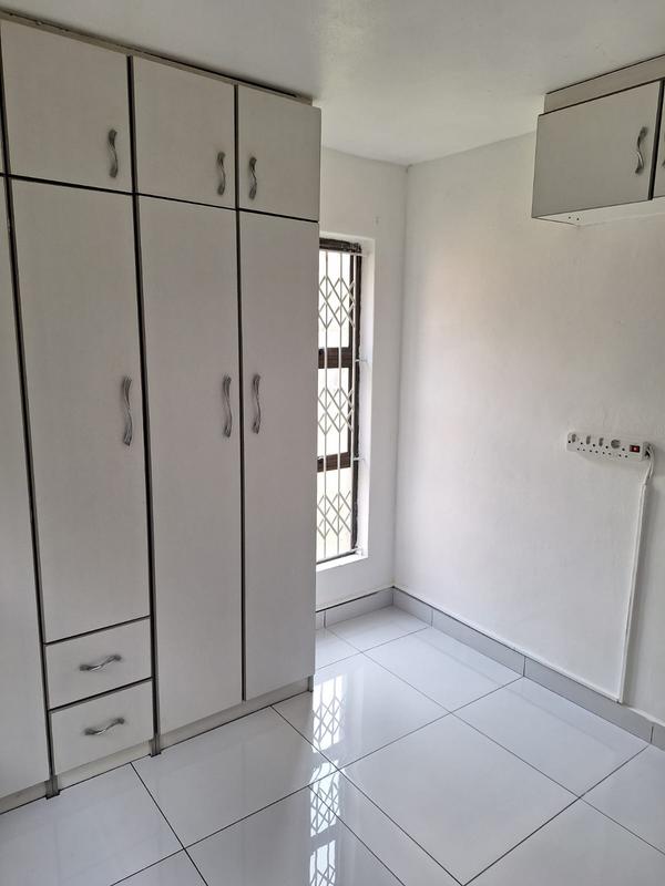 2 Bedroom Property for Sale in Sherwood KwaZulu-Natal