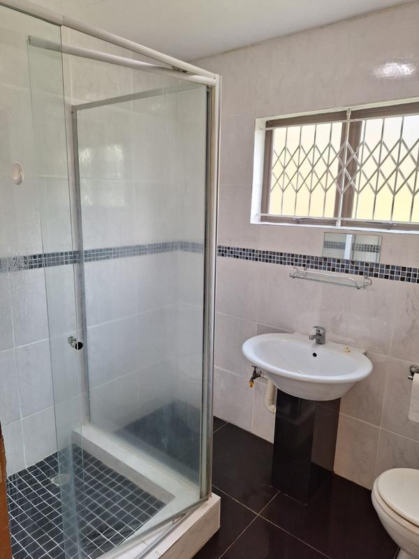 2 Bedroom Property for Sale in Sherwood KwaZulu-Natal