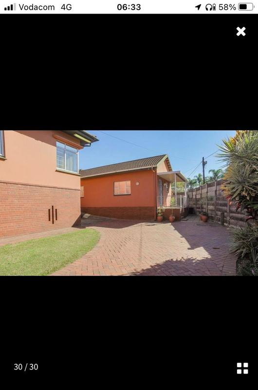 To Let 4 Bedroom Property for Rent in Sherwood KwaZulu-Natal