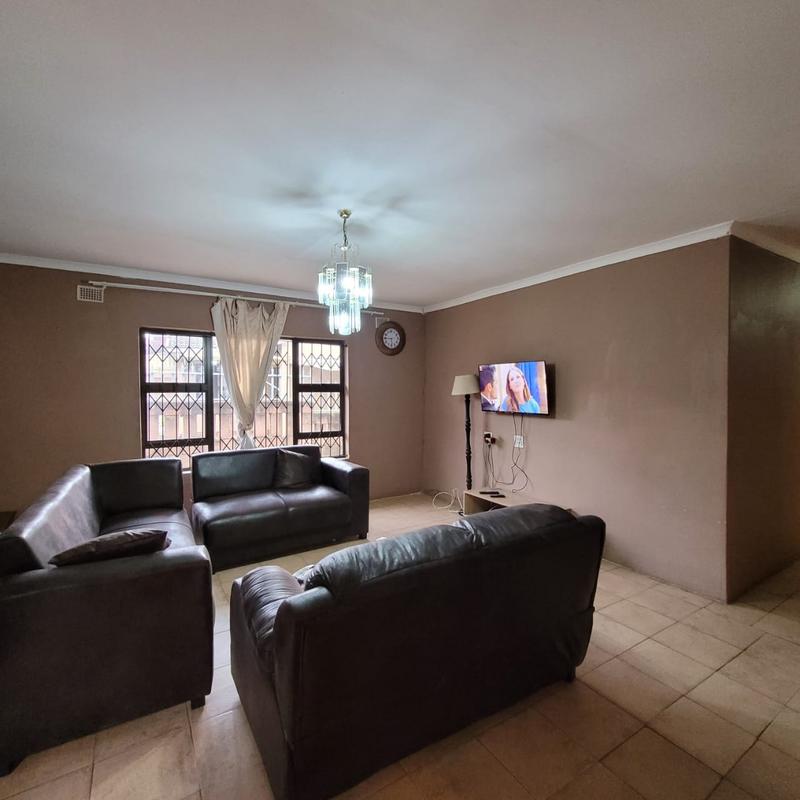 To Let 3 Bedroom Property for Rent in Umlazi KwaZulu-Natal