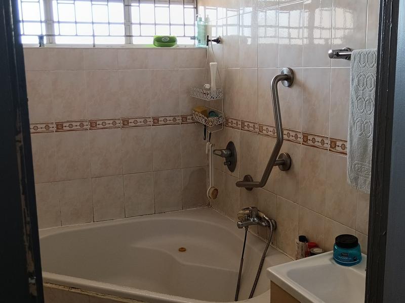 1 Bedroom Property for Sale in North Beach KwaZulu-Natal