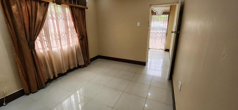 5 Bedroom Property for Sale in Escombe KwaZulu-Natal