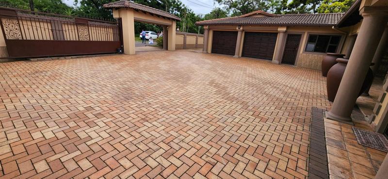 5 Bedroom Property for Sale in Escombe KwaZulu-Natal