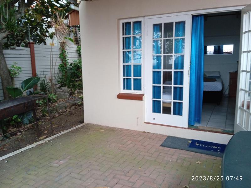 To Let 2 Bedroom Property for Rent in Uvongo KwaZulu-Natal