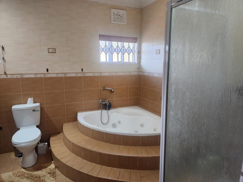 3 Bedroom Property for Sale in Kloof KwaZulu-Natal