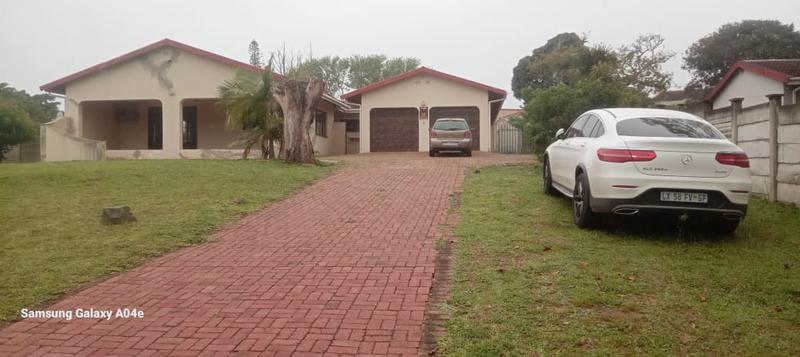 5 Bedroom Property for Sale in Uvongo KwaZulu-Natal