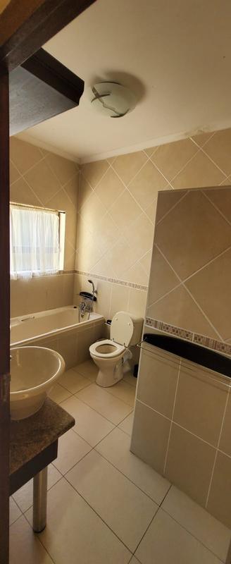 5 Bedroom Property for Sale in Margate KwaZulu-Natal