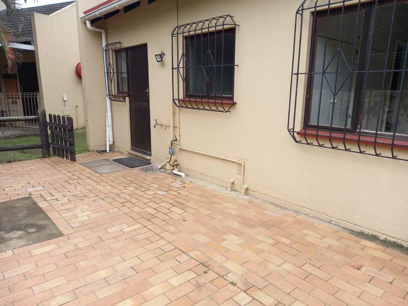 To Let 2 Bedroom Property for Rent in Escombe KwaZulu-Natal