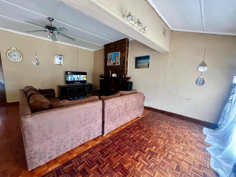 3 Bedroom Property for Sale in Uvongo KwaZulu-Natal