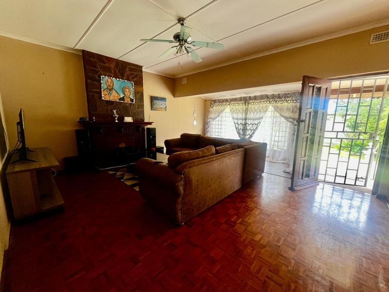 3 Bedroom Property for Sale in Uvongo KwaZulu-Natal