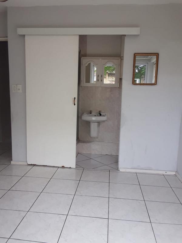 To Let 2 Bedroom Property for Rent in Morningside KwaZulu-Natal