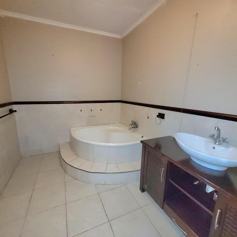 To Let 3 Bedroom Property for Rent in Amanzimtoti KwaZulu-Natal