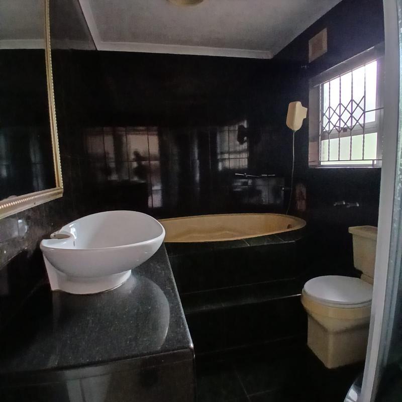 6 Bedroom Property for Sale in Woodhaven KwaZulu-Natal