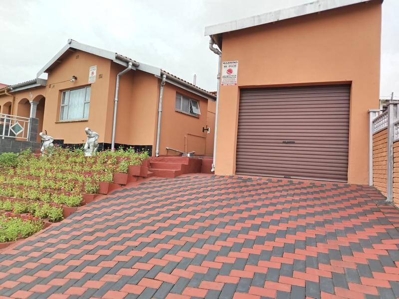 4 Bedroom Property for Sale in Redfern KwaZulu-Natal